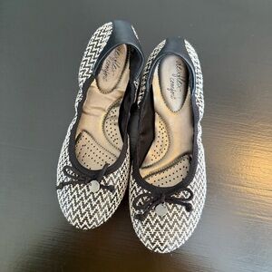 Dex flex Houndstooth Flats with Black Trim